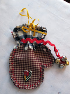 Read more about the article Rag Mitten Christmas Ornament
