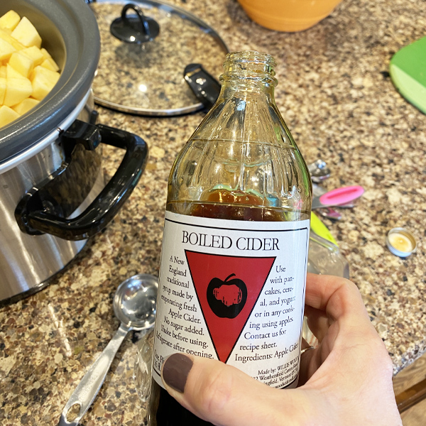 You are currently viewing Homemade Apple Butter Using a Crockpot