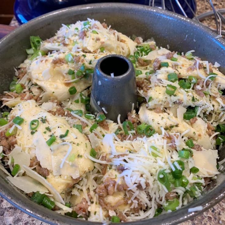 Cheesy Sausage Pesto Pull-Apart Bread 1 Cheesy Pesto Bread