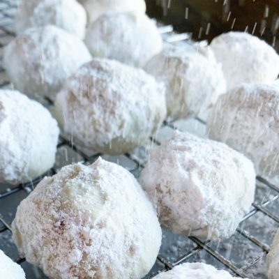 Read more about the article Russian Tea Cakes Recipe