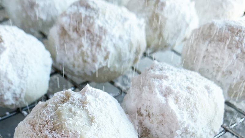 Russian Tea Cakes Sprinkled with Powered Sugar