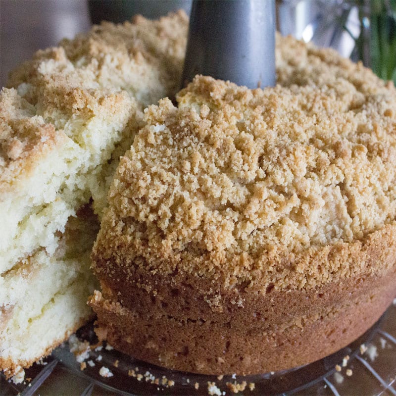 You are currently viewing The Best Sour Cream Coffee Cake