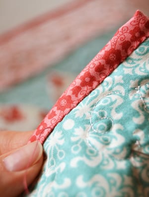 Finishing quilt binding