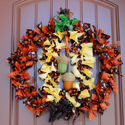 Read more about the article How to Make a Simple Fall Fabric Wreath