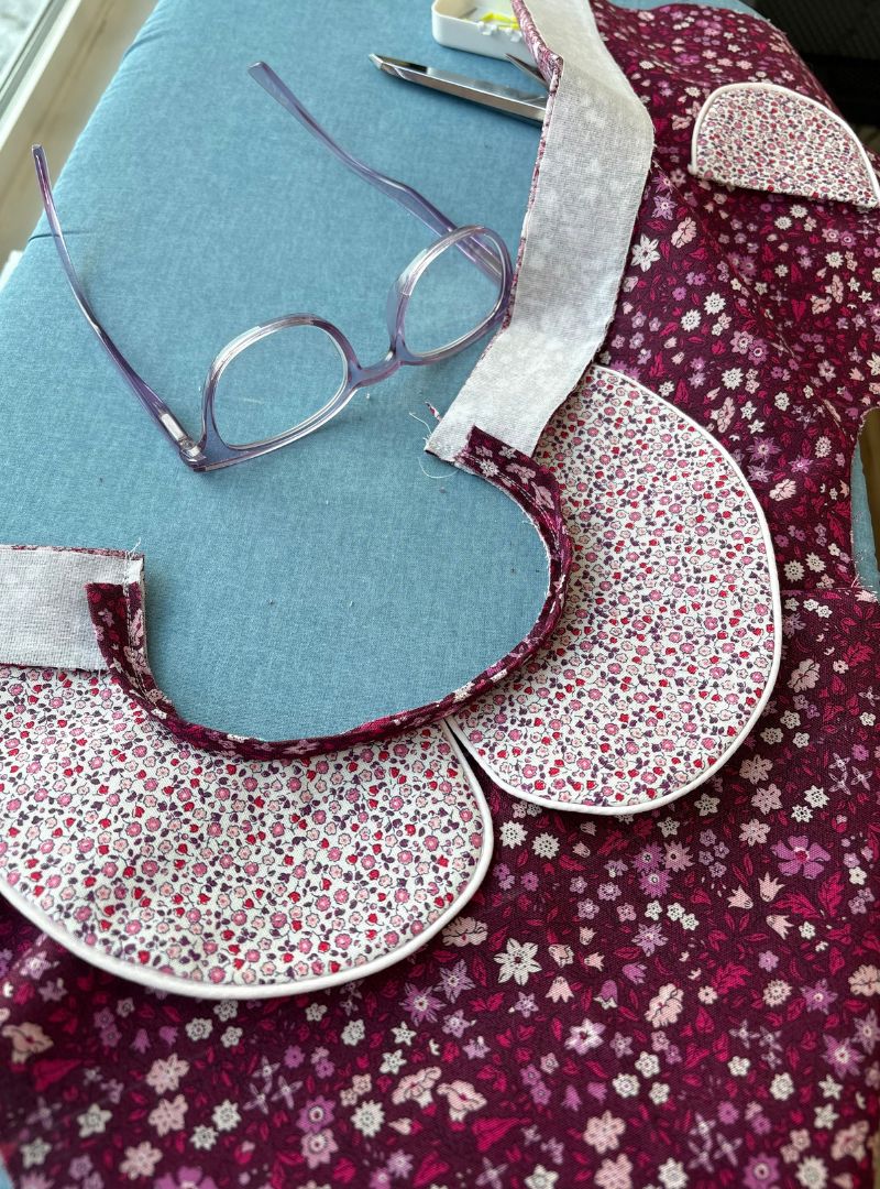 Stitch Piping to a Child's Dress Collar